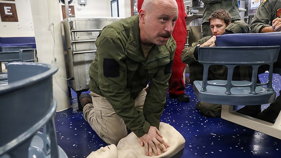 Secourisme en milieu de travail formation RCR Montréal